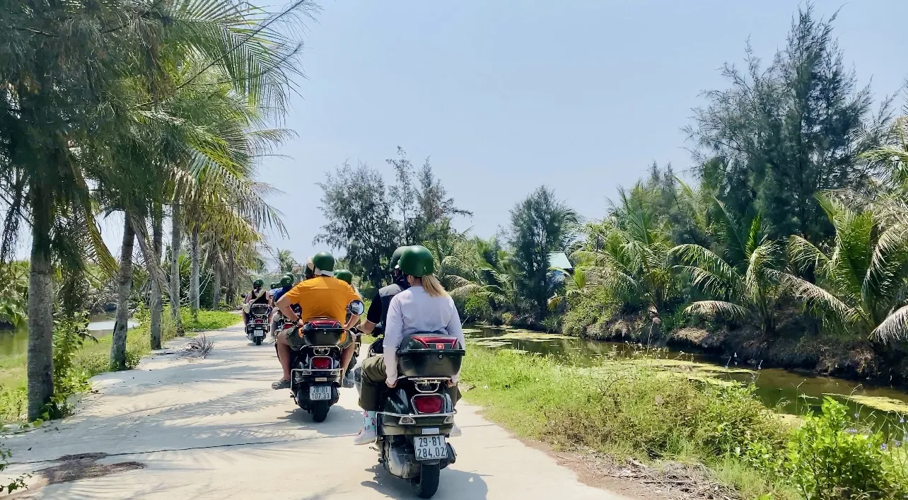 Tour trong ngày I Trải nghiệm văn hoá ở ngoại thành Hội An bằng xe máy Vespa